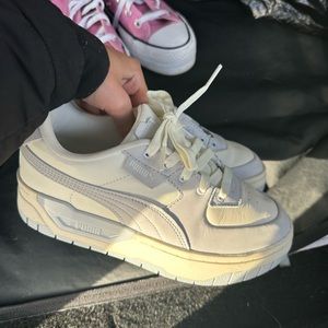puma shoes barely worn